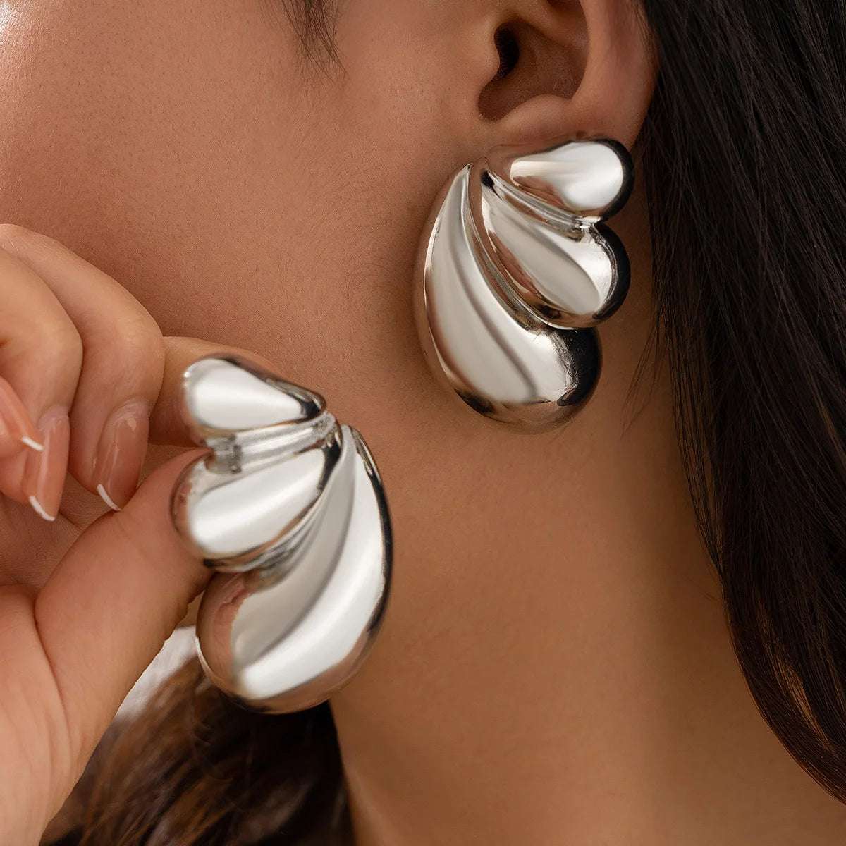 Fashionable Design, Photosensitive Surface, Comma, Water Drop Earrings, Female Ins, Geometric Metal Earrings, Earrings