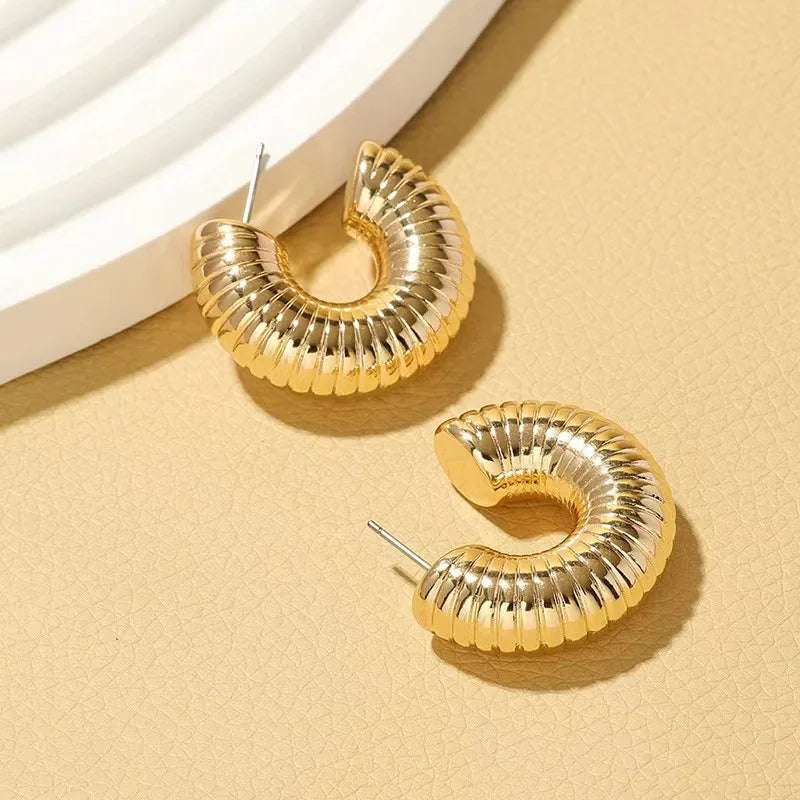 1 pair of retro new gold-plated thick round top earrings for women with glossy thick hot selling tear drop earrings double-sided