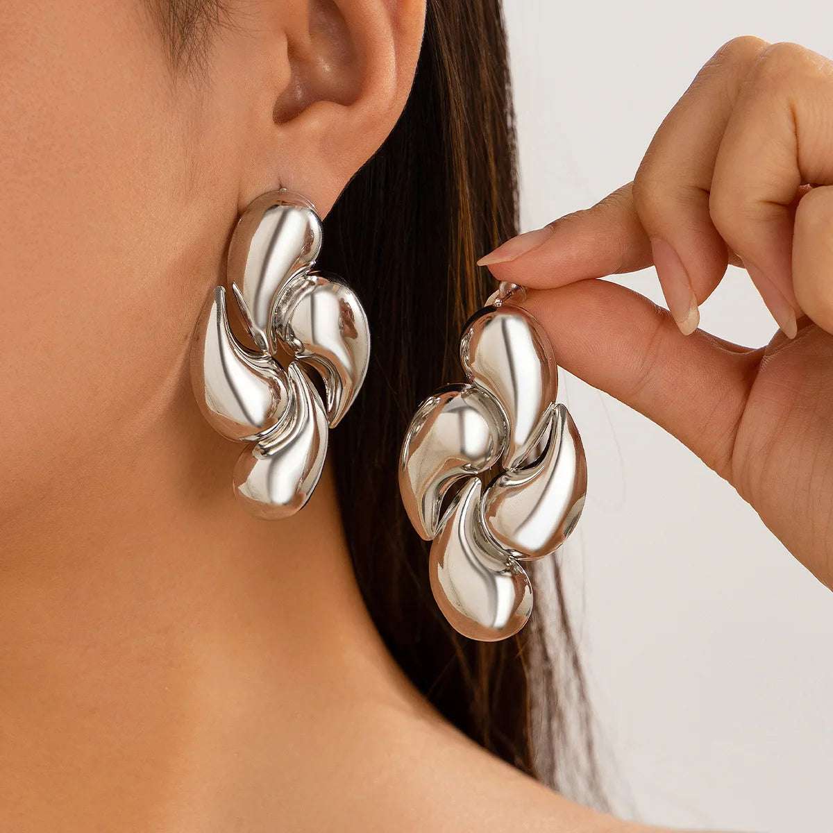 Fashionable Design, Photosensitive Surface, Comma, Water Drop Earrings, Female Ins, Geometric Metal Earrings, Earrings